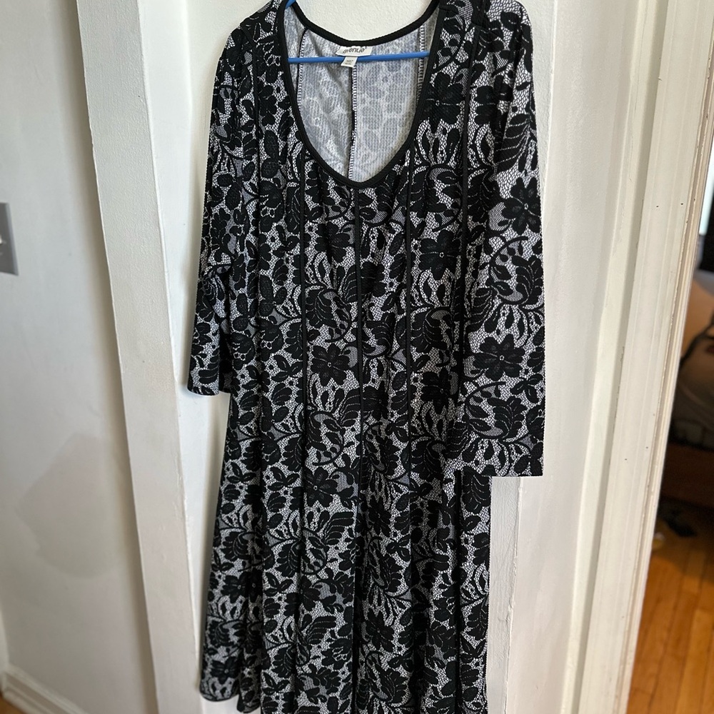 Avenue Black and Silver Floral Lace Dress